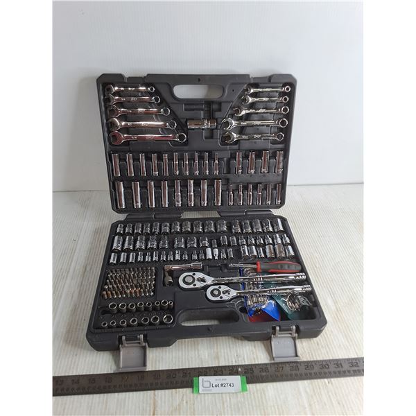 Performance Tool Ratchet & Socket Set