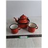 Image 1 : Enameled Kettle & Mugs
