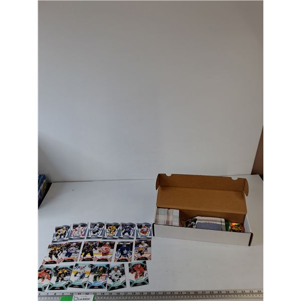 (150+) Collectible Hockey NHL Cards