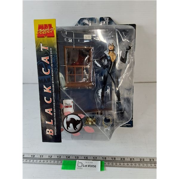 Marvel Select Spider-Man Black Cat Action Figure Posable Sculpture NIB Sealed
