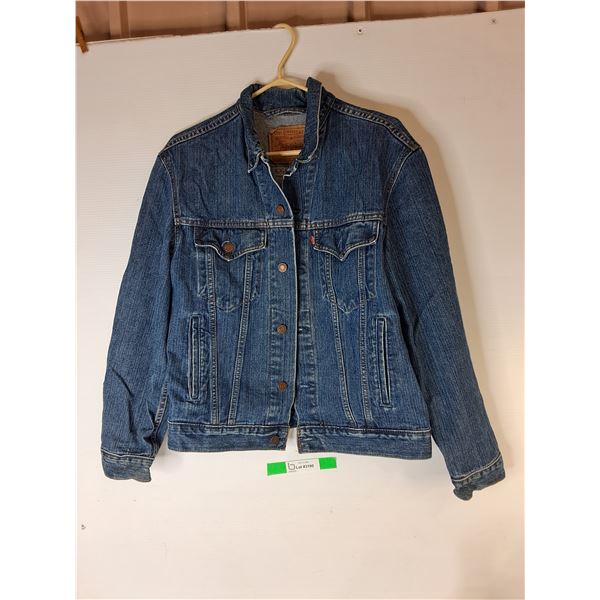 Men's Levi's Jean Jacket- Size 40
