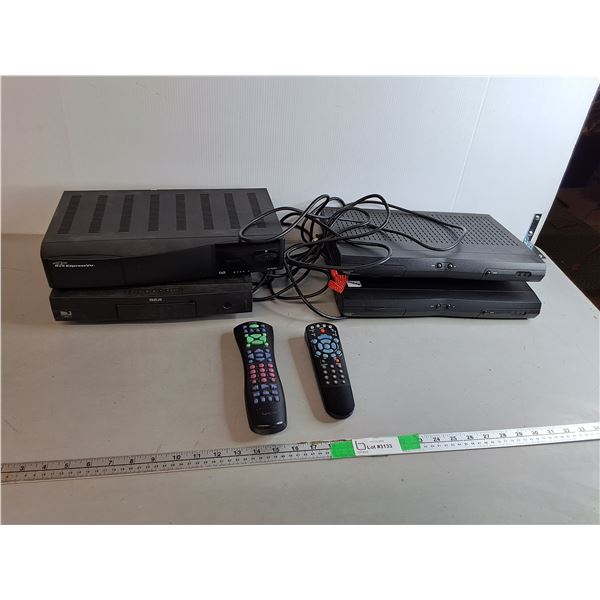 (4) Bell ExpressVu, RCA DirectTV Satellite Receivers- All Power On & (2) Remotes