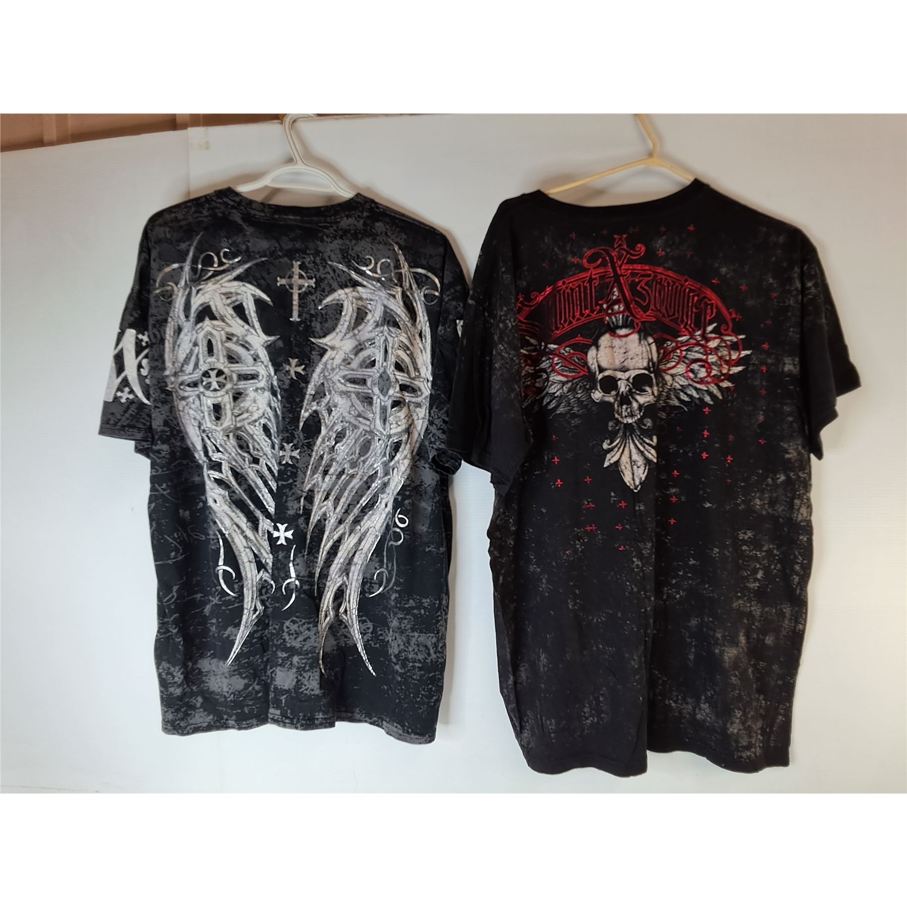 (2) Men's Graphic Tees-XXL - Bodnarus Auctioneering