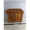 Image 1 : Wicker Hamper w/Chain & Lock - 17x13x15", Pickup Preferred