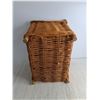 Image 4 : Wicker Hamper w/Chain & Lock - 17x13x15", Pickup Preferred