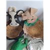 Image 5 : Scentsy Electric Air Freshener, Putter Kit, CD Case, St. Patrick's Day Kitchen Towel Set, Baskets