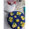 Image 3 : Assorted Kitchenware includes Vintage & New, Vase