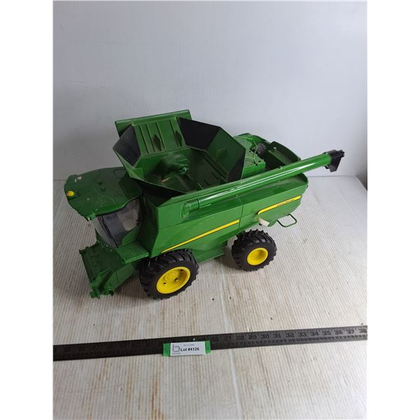 John Deere Toy Combine - Missing Swather