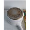 Image 3 : Ceramic Stove Top Dish, USB Pen, Assorted Magazines & Papers
