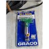 Image 4 : Graco Cordless Spray Gun Kit - Untested