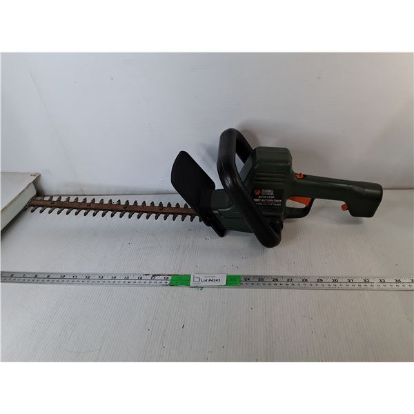 Black & Decker Electric Hedgetrimmer- Powers On, Can't Ship