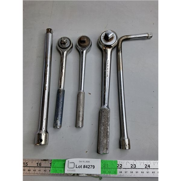 Ratchets, Extension Bar & L Shaped Socket Handle