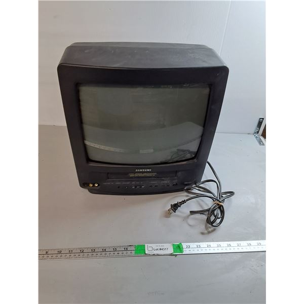 Samsung Tube TV/VHS Player 15  x 14  x 14 - Powers On, Can't Ship