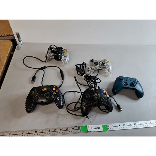 (5) Xbox Controllers