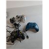 Image 2 : (5) Xbox Controllers