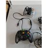 Image 3 : (5) Xbox Controllers
