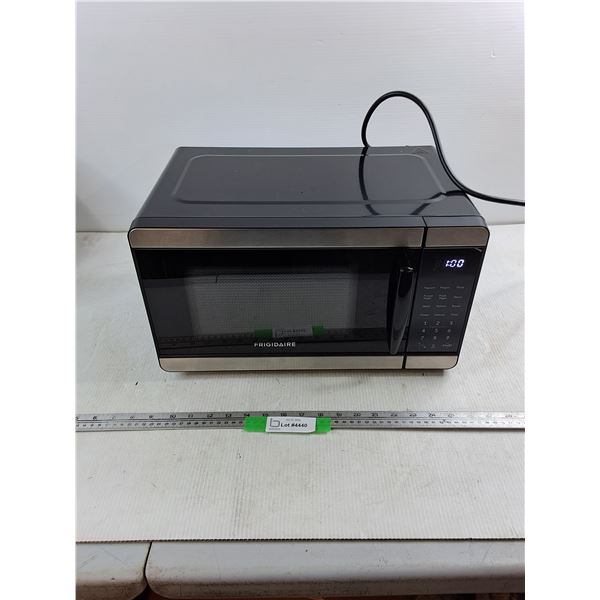 Frigidaire Microwave - 17.5x10x11  - Tested - Functional - New, Pickup Only