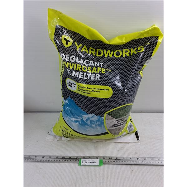 Yardworks Ice Melter - 44lbs - Cannot Ship