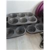 Image 2 : Muffin Tins, Crockpot, Tupperware Pot Set, Strainer