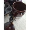 Image 3 : Muffin Tins, Crockpot, Tupperware Pot Set, Strainer