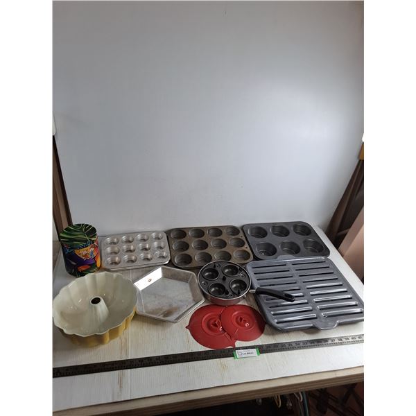 Assorted Bakeware & Grillware, Trivets, Misc.