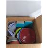 Image 2 : Assorted Plastic Containers