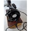Image 4 : Vintage Singer Sewing Machine- Powers On, Can't Ship