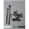Image 1 : Ratchets up to 19.5" & Sockets