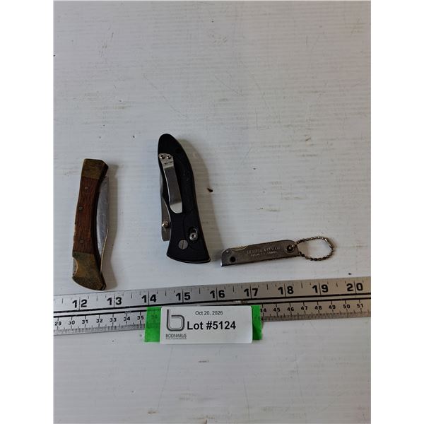 (3) Folding Pocket Knives