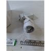 Image 2 : White Single-Phase Track Lighting Head Untested As-Is