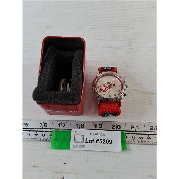 Detroit Red Wings NHL Hockey Watch Unpowered As-Is with Display Container