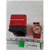 Image 2 : Detroit Red Wings NHL Hockey Watch Unpowered As-Is with Display Container