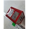 Image 6 : Detroit Red Wings NHL Hockey Watch Unpowered As-Is with Display Container
