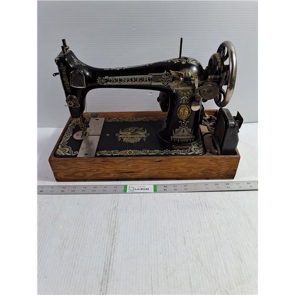 Antique Full Size Singer Treadle Head Sewing Machine, Pickup Only