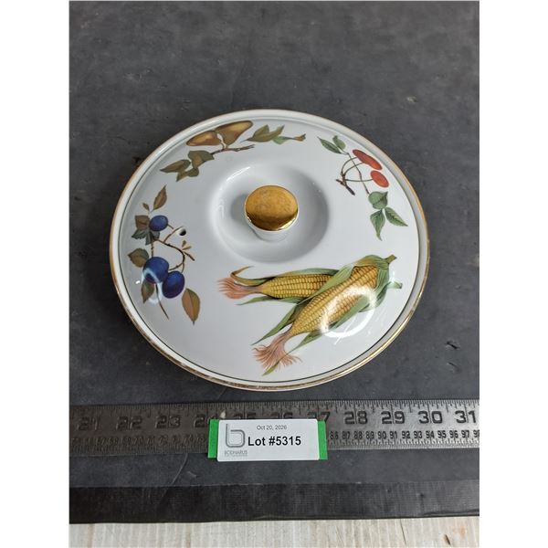 Royal Worchester Fine Porcelain Covered 8.5  Dish