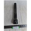 Image 1 : Camo Mag-Lite Flashlight - Working