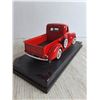 Image 4 : 1:18 Scale Diecast 1940 Ford Pickup on Platform - 13" Length