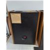 Image 4 : Pair of Omni Home Speakers - 24x9.5x17" - Some Damage, As is - Cannot Ship
