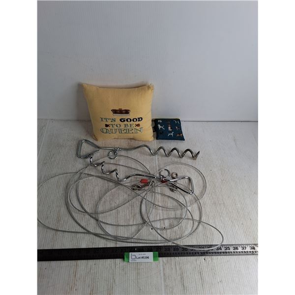 Pet Cable & Anchors, Queen Cushion, Dog Themed Collapsible Shopping Bag