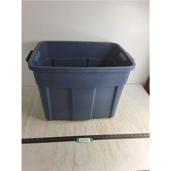 Rubbermaid Storage Bin - 21x16x17  - Cannot Ship