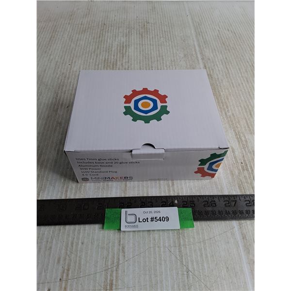 New MiniMakers Crafters Glue Gun Kit