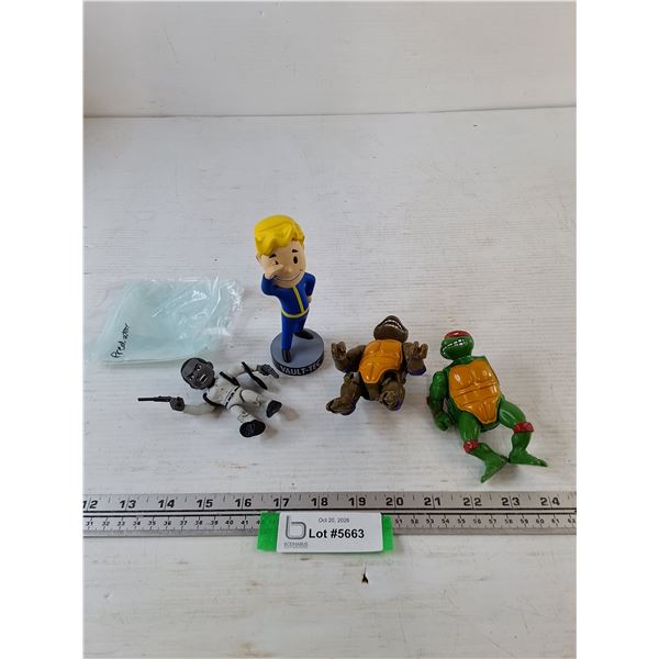 Fallout 4 Perception Vault-Tec Bobblehead,  (2) TMNT Toys As-Is, Predator Harrigan Greyscale Toy
