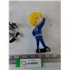 Image 5 : Fallout 4 Perception Vault-Tec Bobblehead,  (2) TMNT Toys As-Is, Predator Harrigan Greyscale Toy