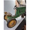 Image 6 : ERTL John Deere 20 Pedal Tractor and Trailer, Pickup Only