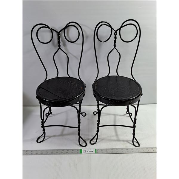 (2) Kid's Ice Cream Parlour Chairs, Pickup Only