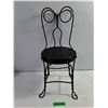 Image 9 : (2) Kid's Ice Cream Parlour Chairs, Pickup Only