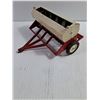 Image 4 : (1) ERTL International Harvester Seeder
