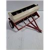 Image 6 : (1) ERTL International Harvester Seeder