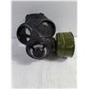 Image 3 : Vintage Canadian Forces C3(M69) Military Surplus Gas Mask