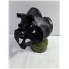 Image 6 : Vintage Canadian Forces C3(M69) Military Surplus Gas Mask